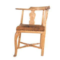 #159 Rococo Desk/Corner Chair